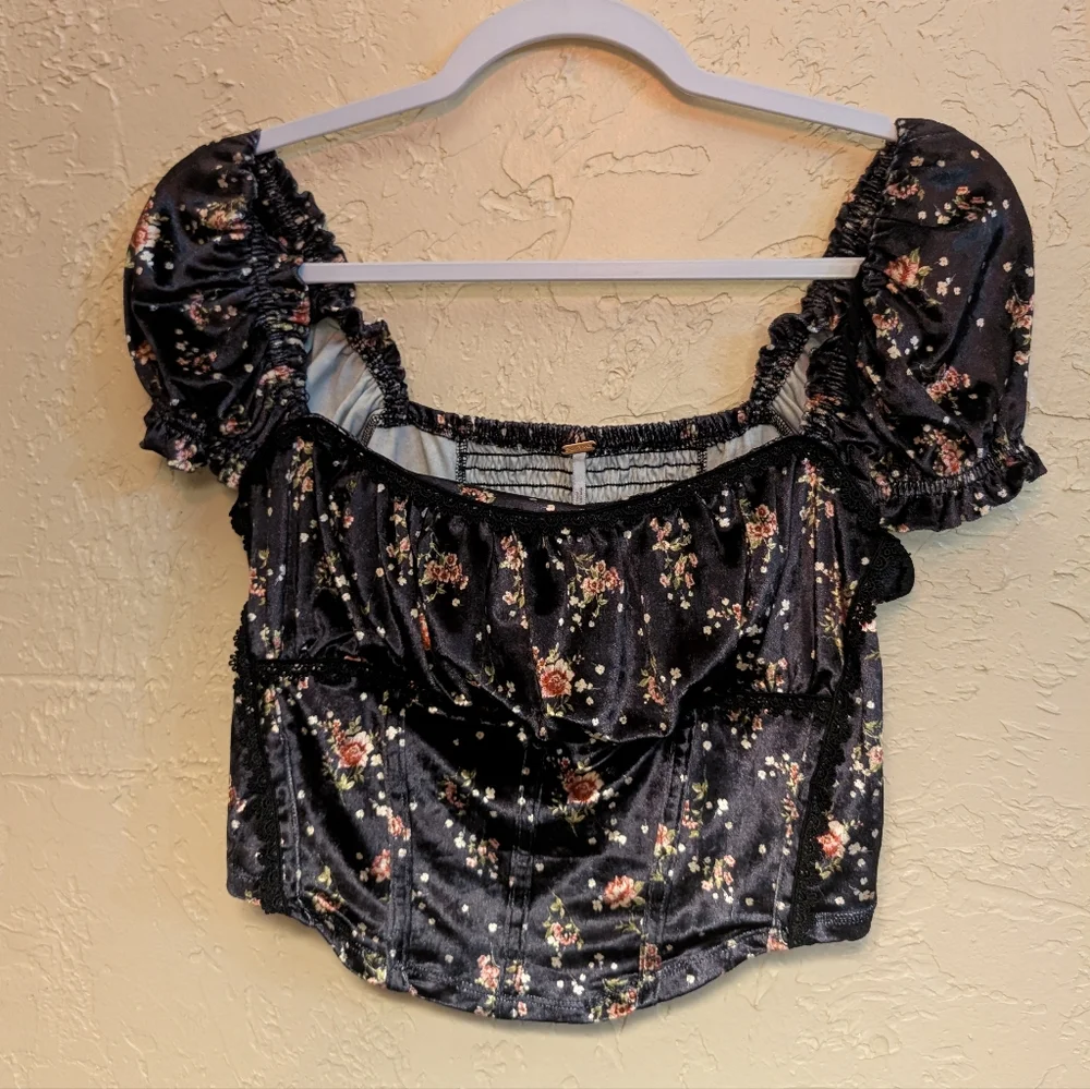 Free People Women's Black Floral Crop Top